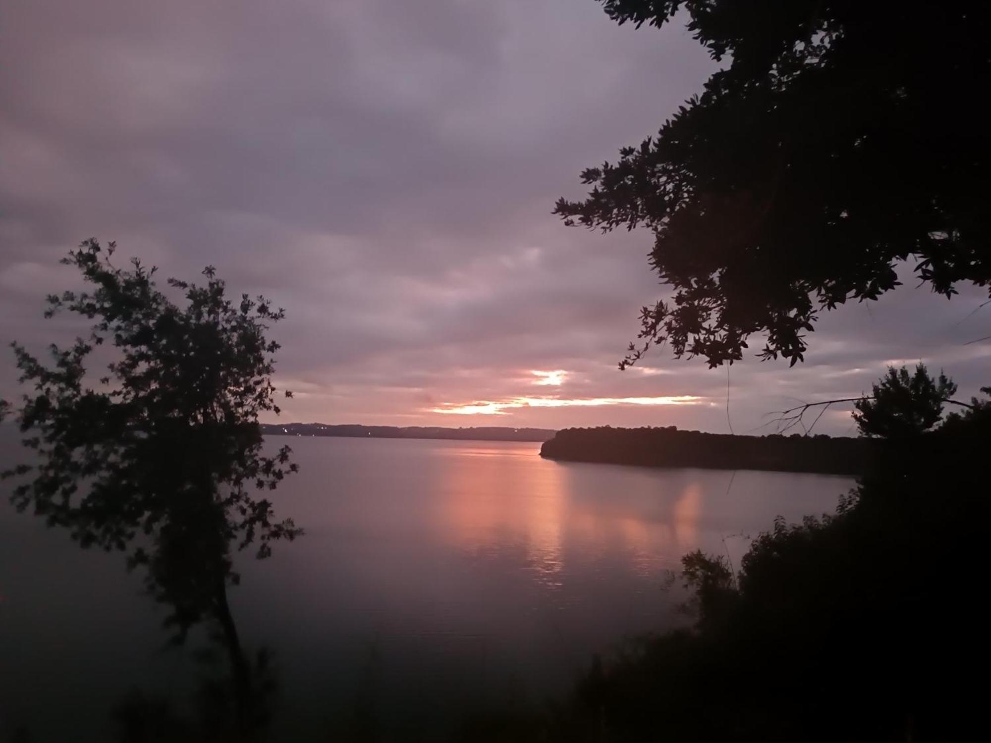 פרוטילאר "Los Laureles" Vista Al Lago מראה חיצוני תמונה